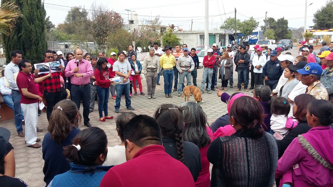 Increpan pobladores al Alcalde de Santa Cruz Tlaxcala